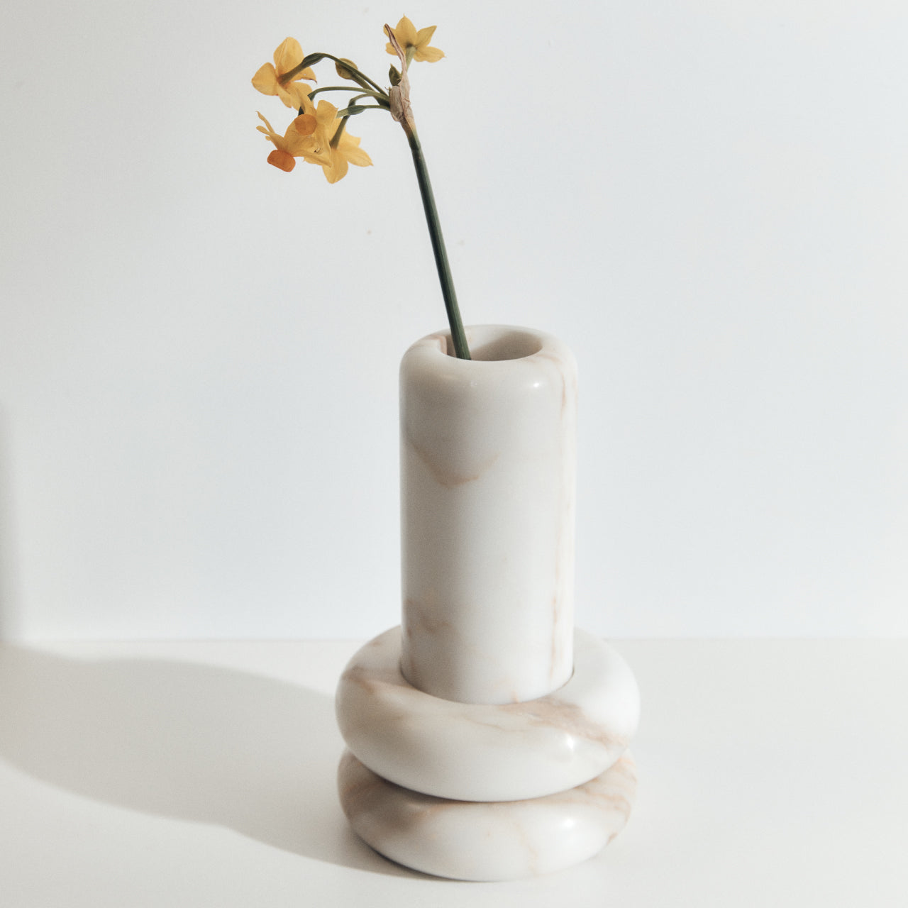 Molecular Vase Thin - Calcutta Gold